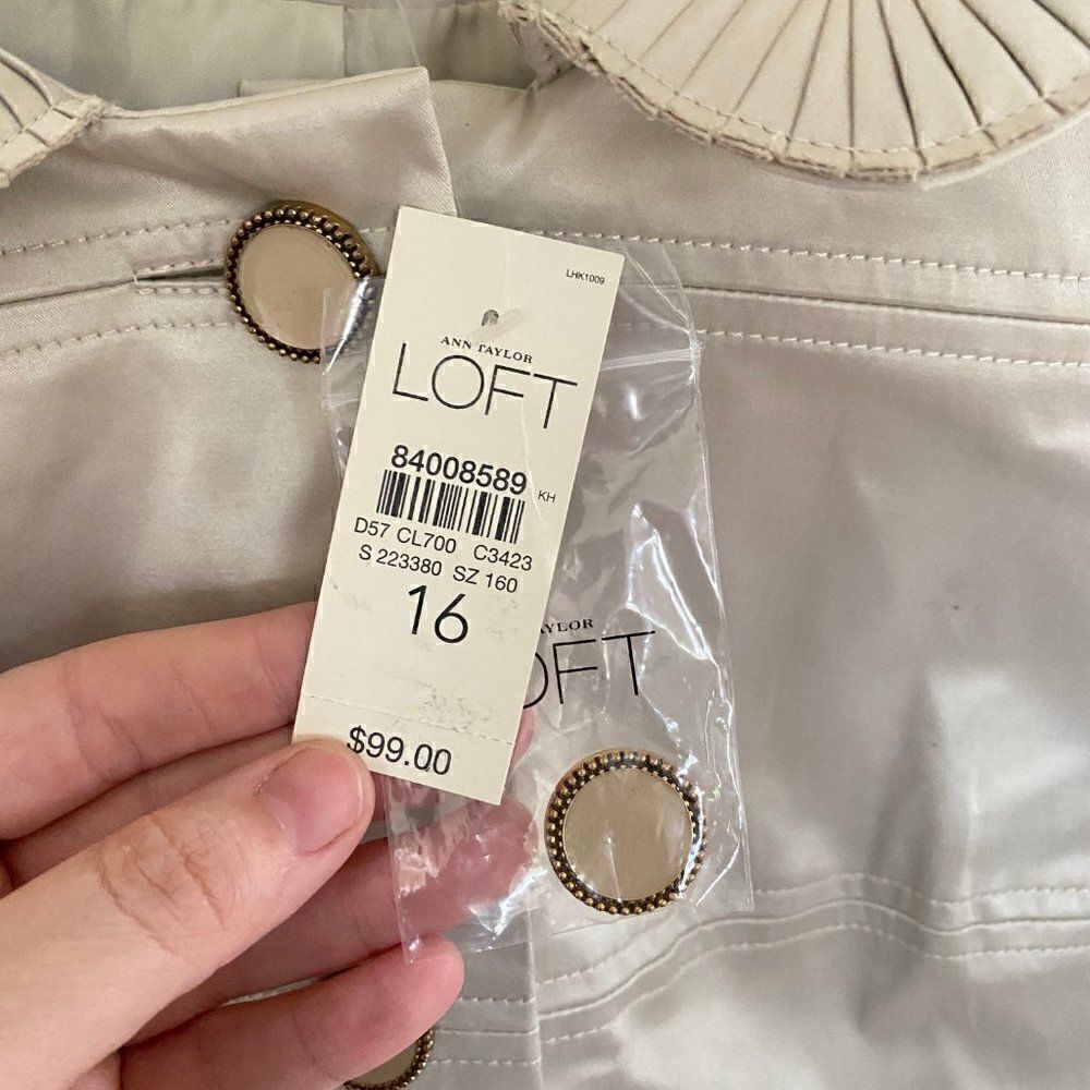 NWT Loft Pleated Collar and Sleeve Jacket Beige Size 16 - Picture 3 of 7